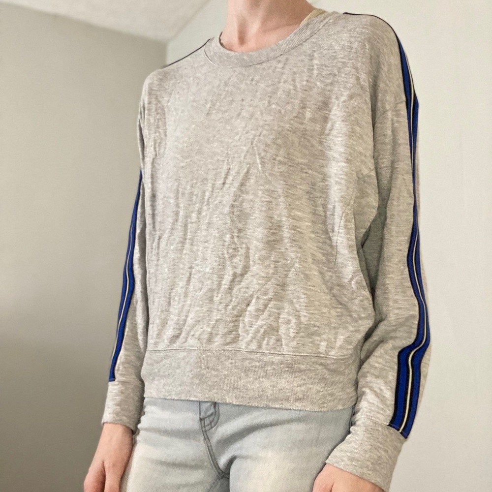 No Tag Gray with Blue Sleeve Stripes Comfy Casual Active Sweater
